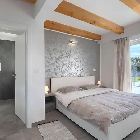 Civitan With Infinity Pool In Novigrad Vila Nova Vas (Brtonigla)
